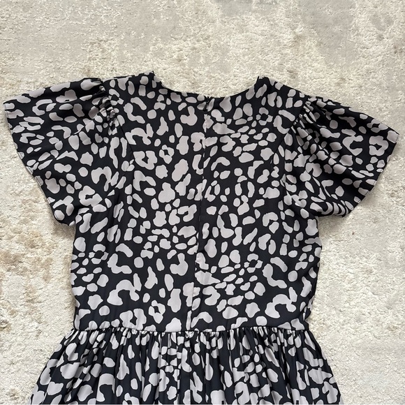 Talula Aritzia Grey & Black Animal Print Flutter Sleeve Dress Size 4 - Picture 11 of 15